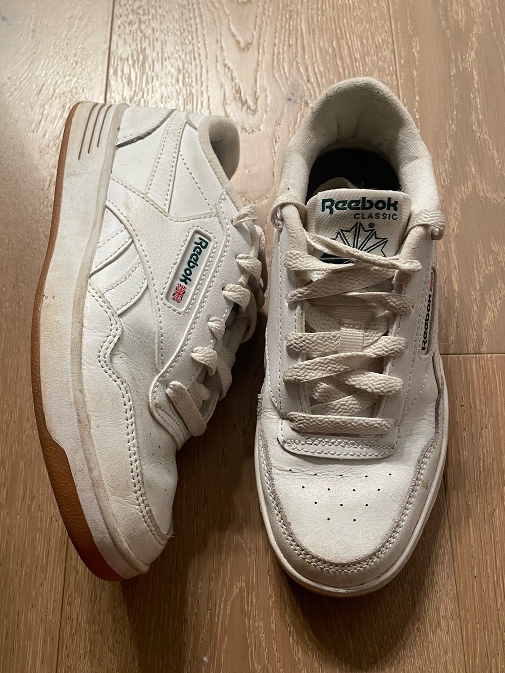 Reebok Club MEMT White Womens Leather Sneakers